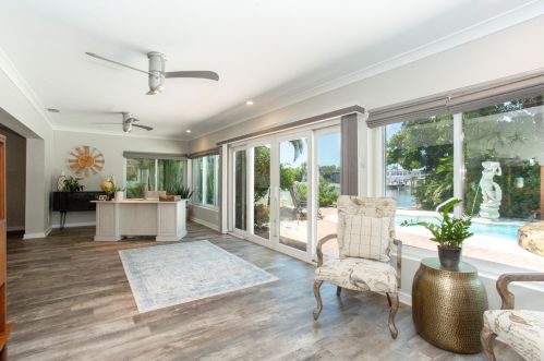 12050 4 St, Saint Petersburg FL  33706-4426 exterior