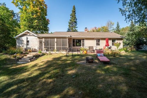 5983 Shore Dr, Eau Claire WI  54703-2079 exterior