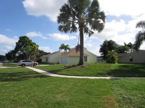 5412 Steven Rd, Boynton Beach, FL 33472-1043