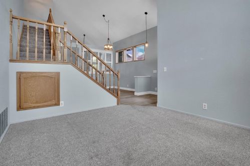 613 Tahoe St, Manteca CA  95337-6860 exterior