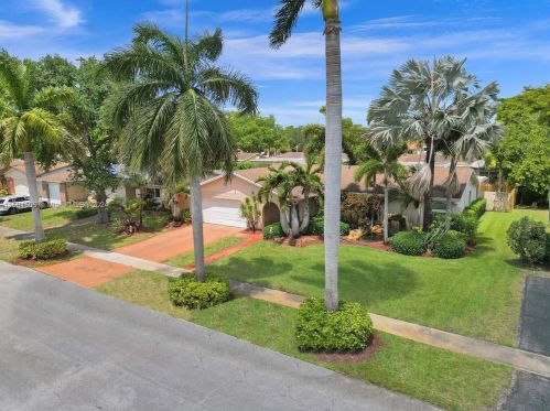 10961 16th Ct, Hollywood FL  33026-2713 exterior