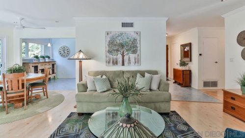 3924 Southview Dr, San Diego CA 92117-5347 exterior