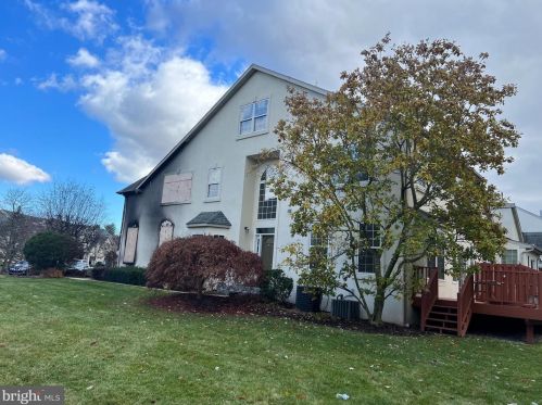 168 Hedge Row Cir, Lansdale, PA 19446-5943