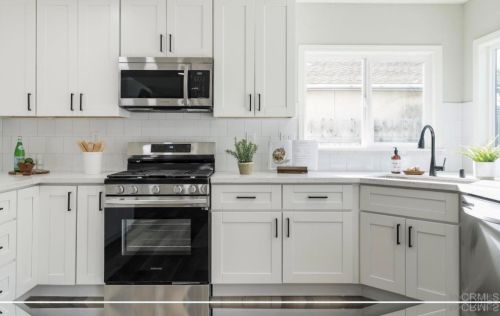 8576 Andromeda Rd, San Diego CA  92126-1802 exterior