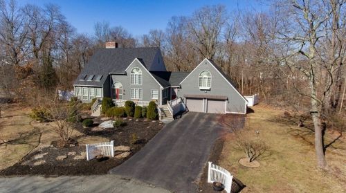 3 Tower Cir, Avon, MA 02322-1168