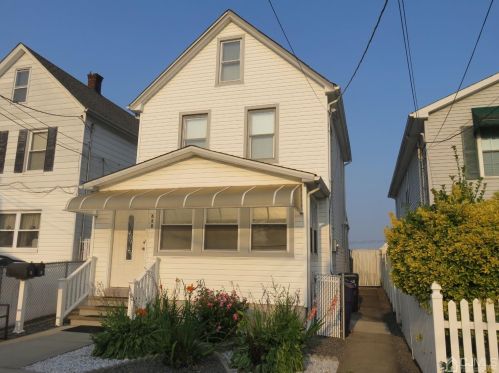 650 Cornell St, Perth Amboy, NJ 08861-2510