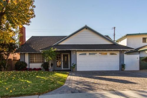 16205 Visalia Ave, Long Beach, CA 90746-1039