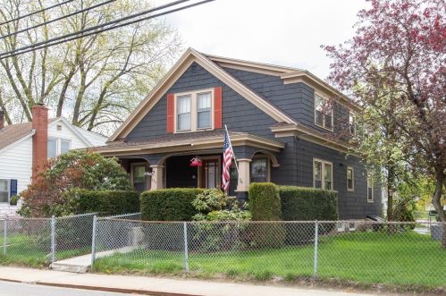 176 Lake St, Nashua, NH 03060-4404