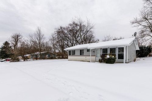 9697 Cedarhurst Dr, Cincinnati, OH 45251-2230