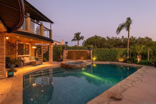 2562 Grandview St, San Diego CA 92110-1031 exterior