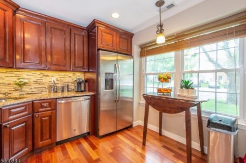 57 Toms Point Ln, Lincoln Park, NJ 07035-1814