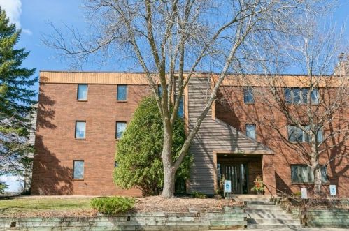 4815 Babcock Trl, South Saint Paul MN  55077-1258 exterior