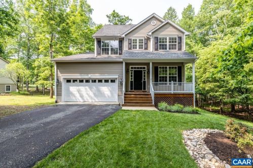251 Jefferson Dr, Bybee, VA 22963-2326