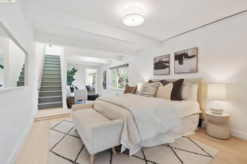 8017 Crest Ave, Oakland CA  94605-3611 exterior