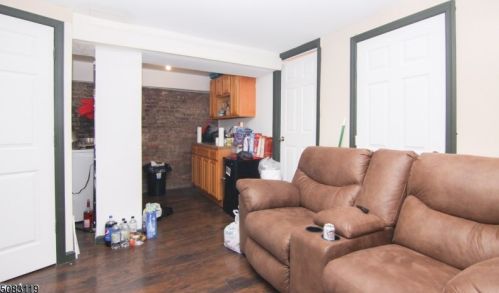 103 3rd Ave, Newark NJ  07104-2708 exterior