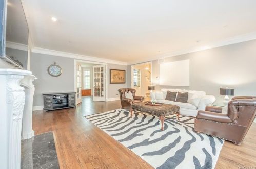 94 Haights Cross Rd, Chappaqua NY  10514-2911 exterior