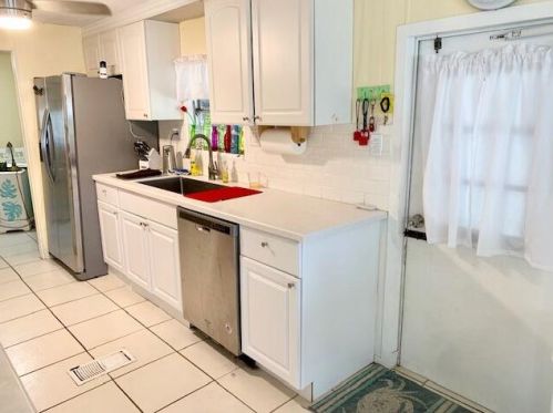 618 Emerald Dr, Key Largo FL 33037-3850 exterior