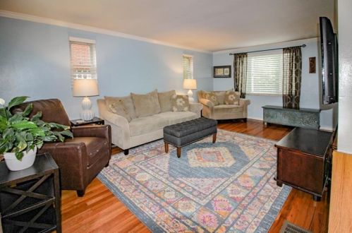 1559 Riverside Dr, Verona, PA 15147-2433
