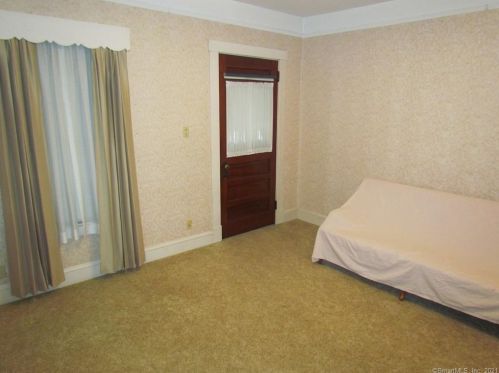 32 Denison Ave, Groton CT  06340-4415 exterior