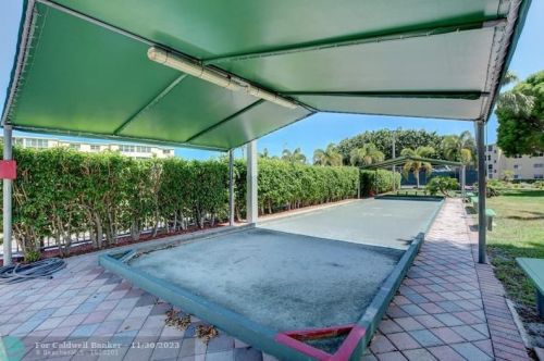 2400 1st Ln, Boynton Beach FL  33435-1954 exterior