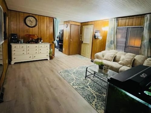 24 Chapparel Dr, Londonderry, NH 03053-3826