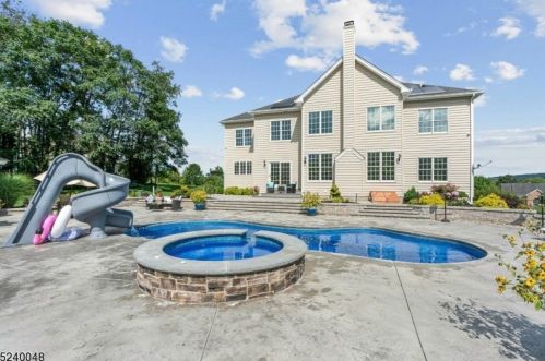 7 Flagstone Hill Rd, Wantage NJ  07461-2236 exterior