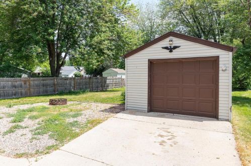 641 Warsaw St, Menasha, WI 54952-2349