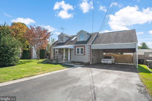 319 Van Buren Ave, New Castle, DE 19720-2570