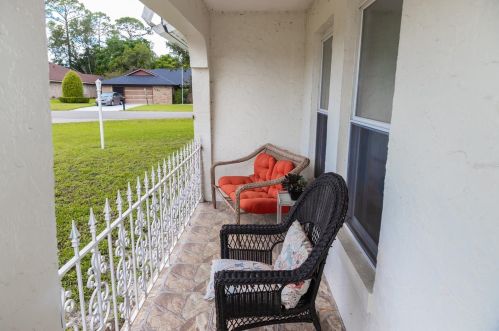 1402 Findlay St, Deltona, FL 32725-5906