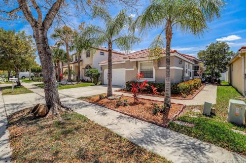 15726 16th Ct, Hollywood, FL 33028-1686