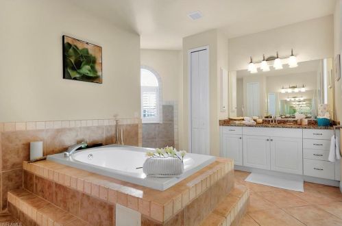 3314 1st Pl, Cape Coral FL  33914-3100 exterior