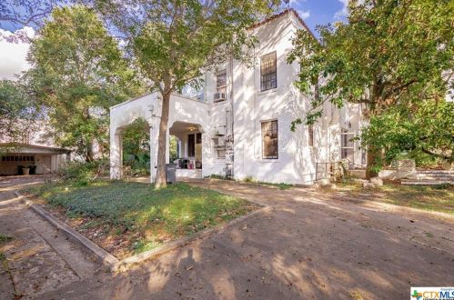 501 Vine St, Victoria TX exterior