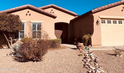 5568 Red Racer Dr, Tucson, AZ 85742-8358