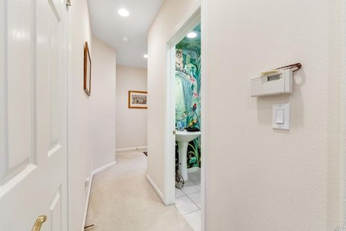 1409 Birdie Dr, Windsor CA  95492-8717 exterior