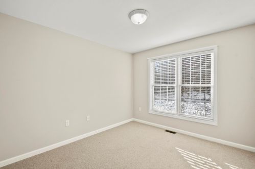 17 Mtn Vw Ct, Keene NH 03431-4933 exterior