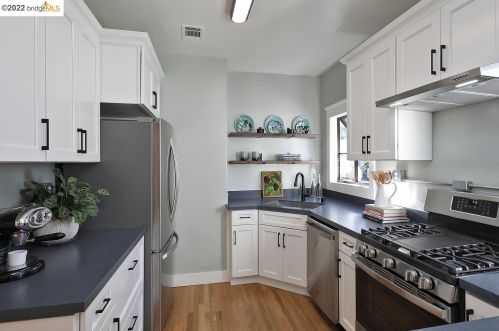 4215 Glen Ave, Oakland CA  94611-4349 exterior