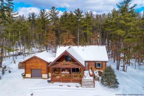 450 Woodland Dr, Olive, NY 12461-5718