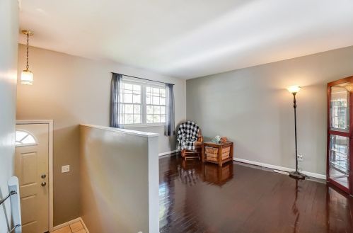 106 Honeysuckle Dr, Florence, KY 41042-2116