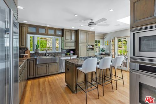 4107 Madelia Ave, Van Nuys, CA 91403-4628