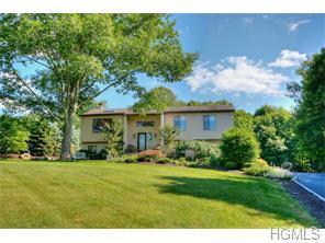 33 Santino Ct, Mahopac, NY 10541-1052
