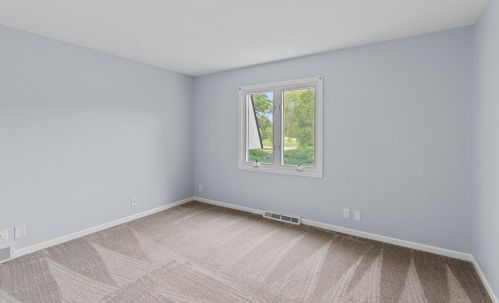 2414 Lagoon Ct, Thiensville WI  53092-5549 exterior