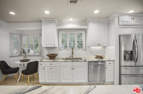 12202 Hartsook St, North Hollywood CA  91601-3961 exterior
