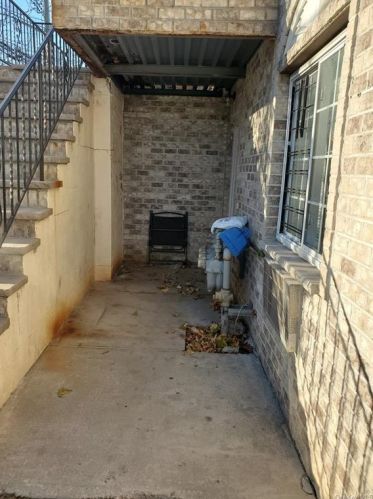 1223 224th St, Bronx, NY 10466-5805
