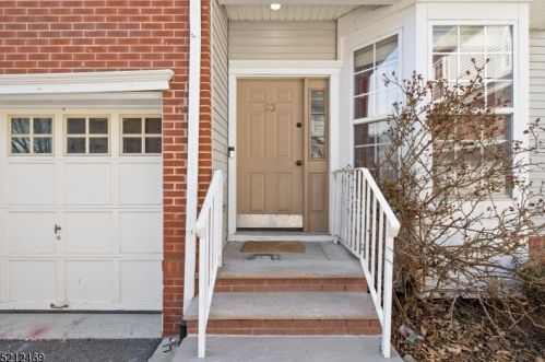 96 Crown Point Rd, Parsippany NJ  07054-3414 exterior