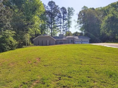 1986 Scarbrough Dr, Stone Mountain, GA 30088-4422