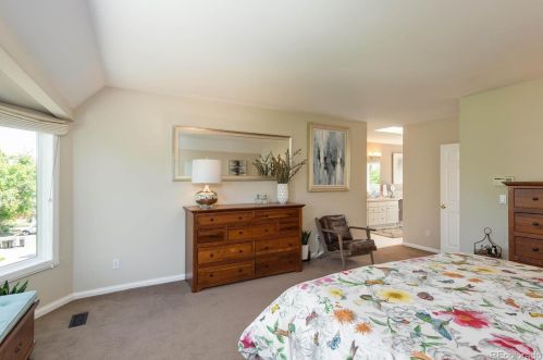 387 Ogden St, Denver CO 80205-5137 exterior