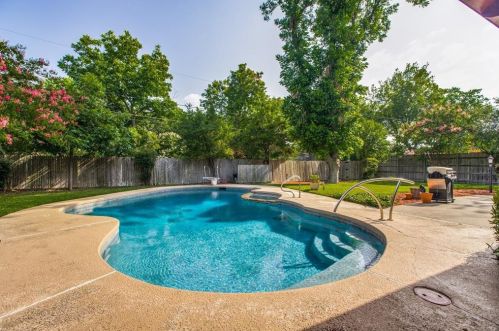 522 Highland Blvd, Richardson TX  75081-4270 exterior