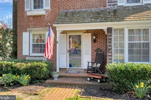 18 Hurst Rd, Wilmington, DE 19803-3717