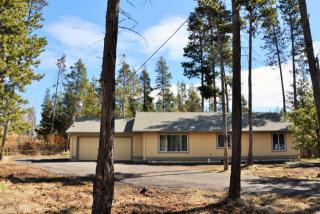 55990 Wood Duck Dr, Bend OR  97707-2344 exterior