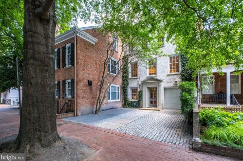 1671 34th St, Washington, DC 20007-2742